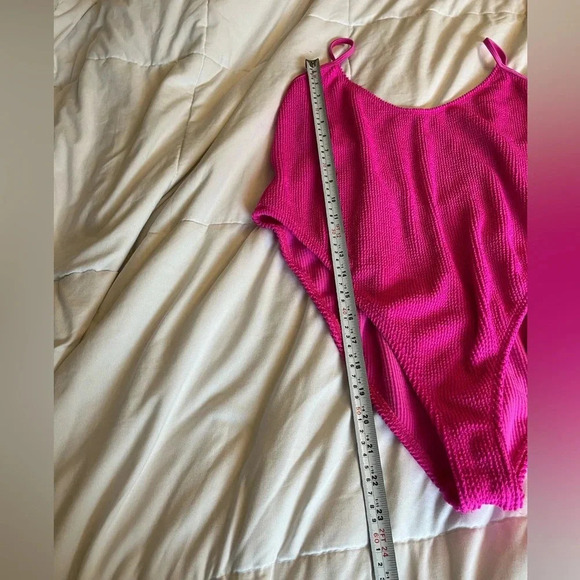 Good  American Size 5/6/2XL/ 3XL Hawaiian Pink Always Fits
One Piece Swimsuit. - Picture 9 of 11